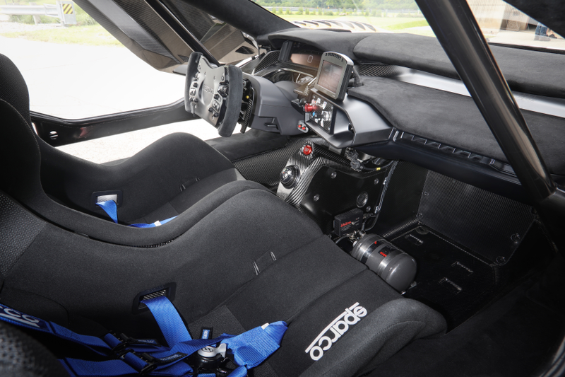 Illustration for article titled The Ford GT MkII Goes Out With a $1.2 Million Bang